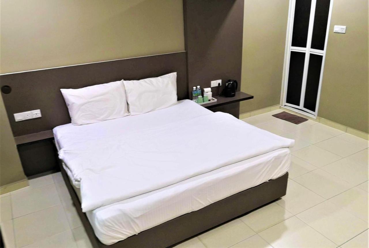 Tropika Garden Hotel Kulai Johor Bahru Exterior foto